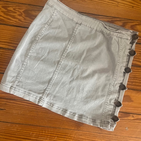 Altar'd State Mini Skirt ~ Super Cute ~ Size Medium 💛 - Picture 1 of 3